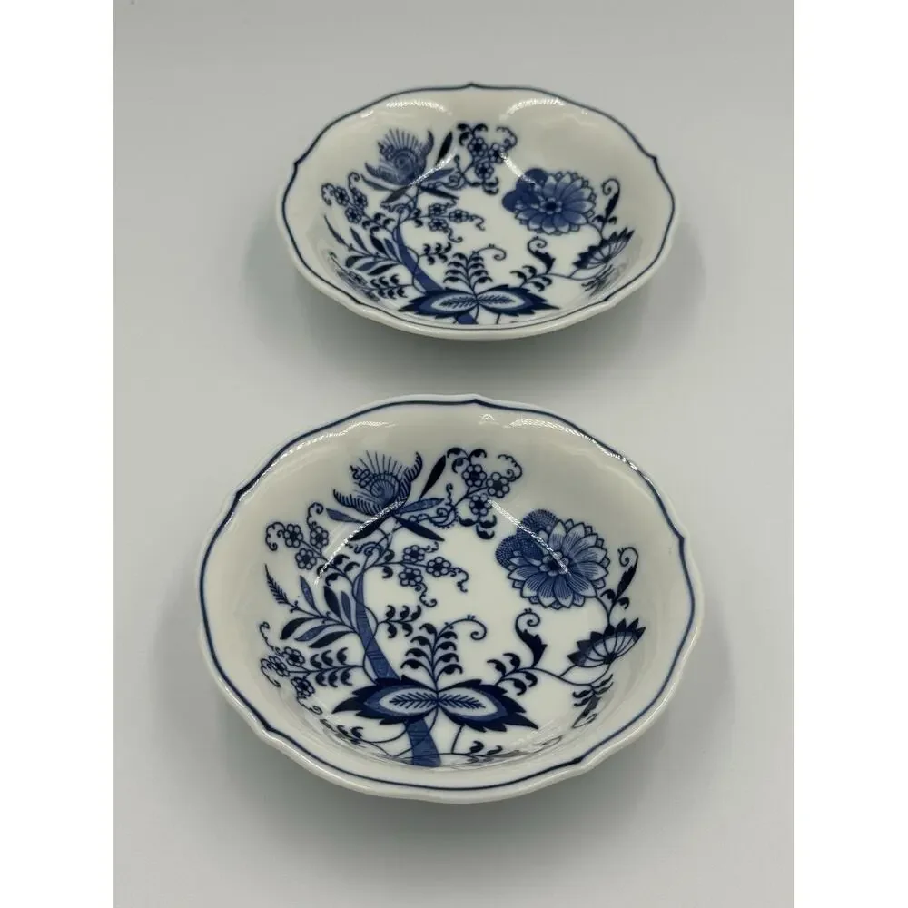 Blue Danube Japan 2 Berry Bowls + Tea Bag Holder Blue Onion Pattern